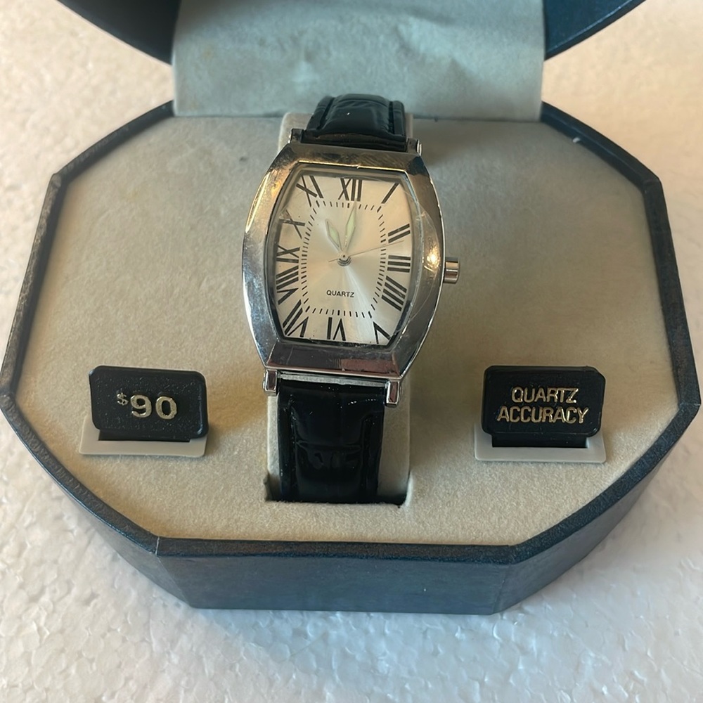 Vintage 90s SKC quartz watch glow-in-the-dark hands black band new battery women